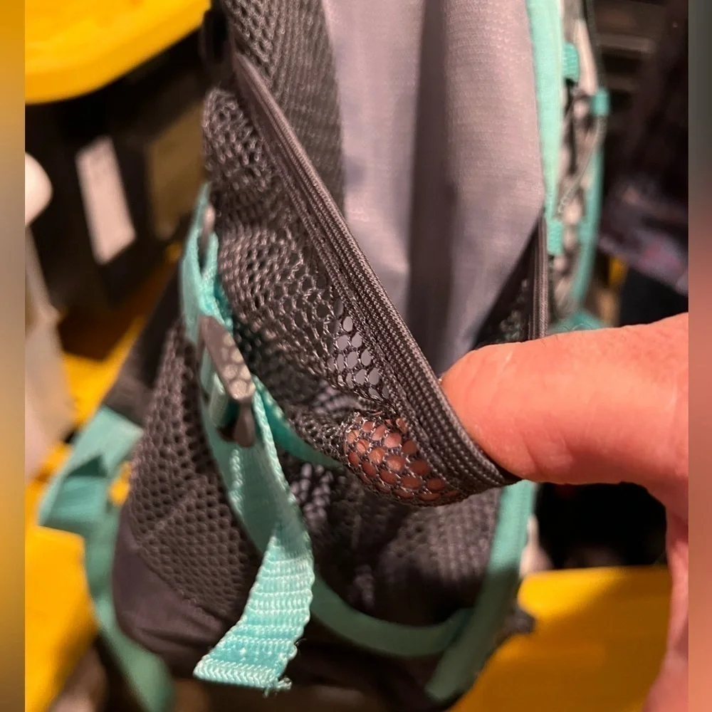 BIN046.6 Eastsport Extreme Backpack, Wild Dots